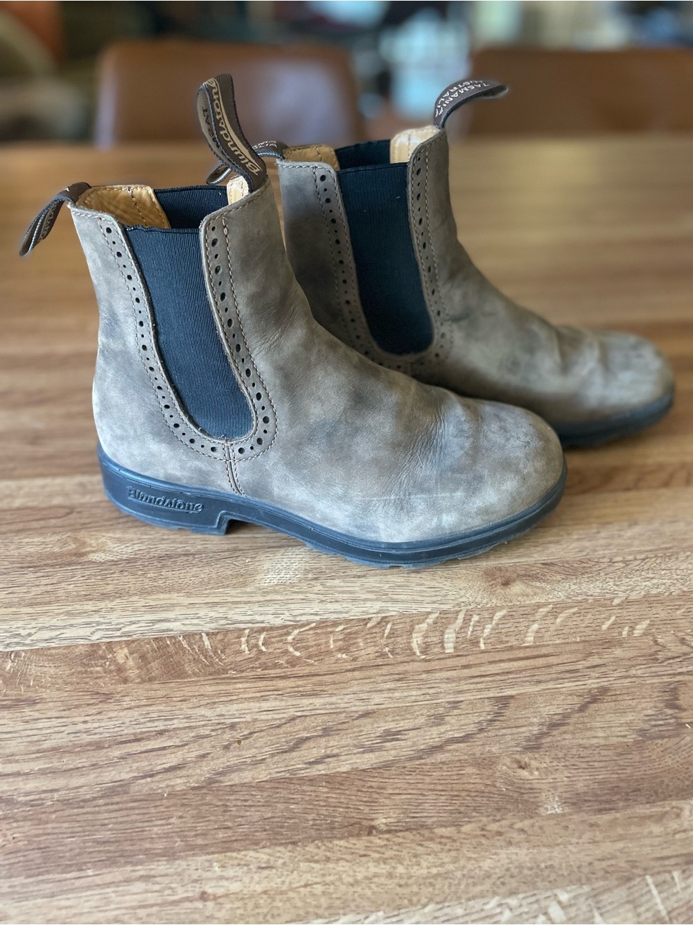 Blundstone High Top Chelsea Boots in Rustic Brown Leather